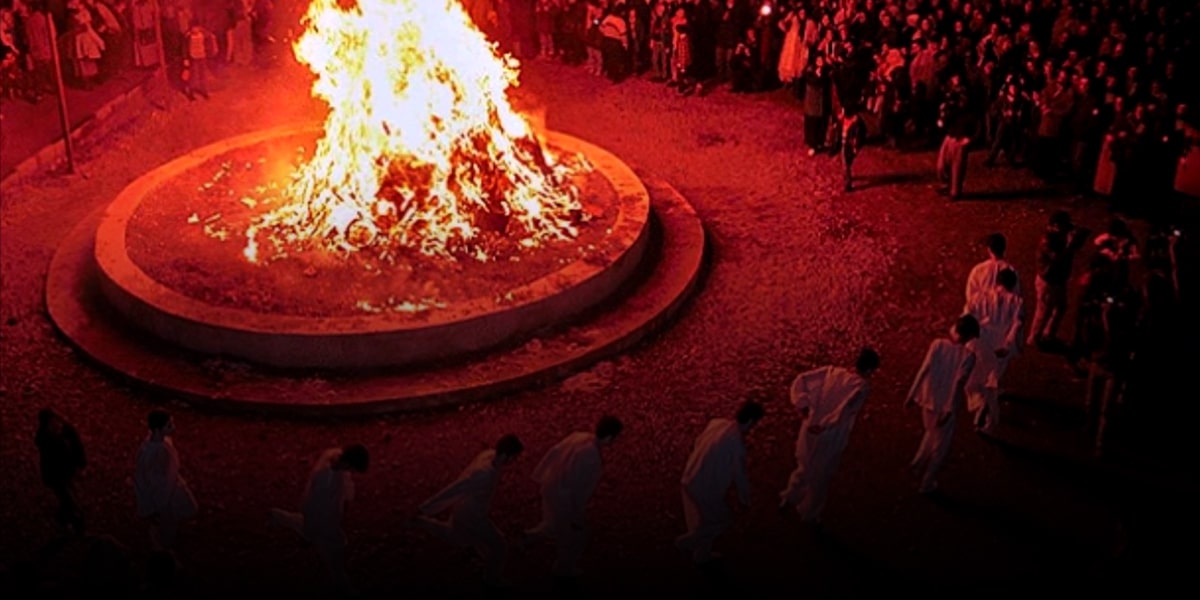 The-traditions-of-Zoroastrians-on-Chaharshanbe-Suri-night-min