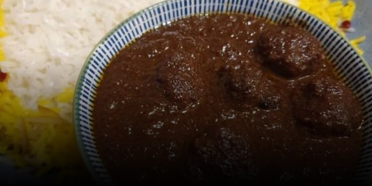 Fesenjoon recipe with meatballs
