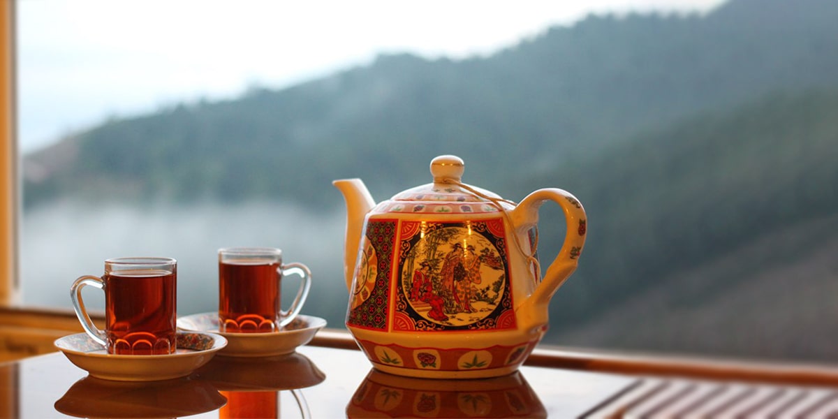 Persian Tea in a nice view-min